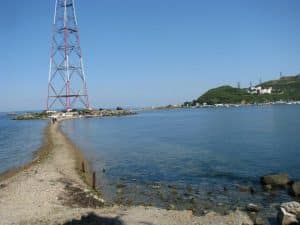 The «кошка» as seen from the lighthouse (Photo cred. C. H. Pearson)