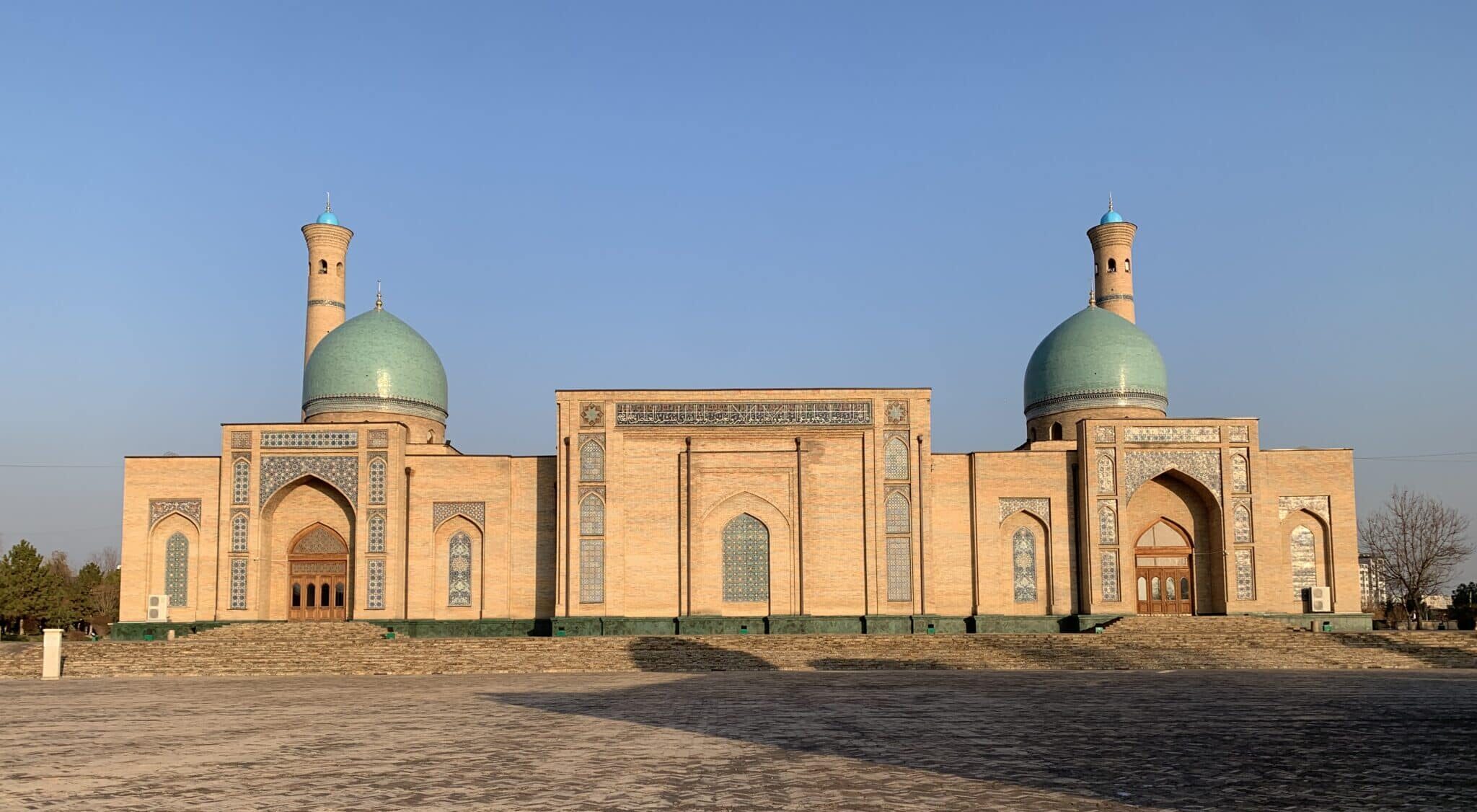 Hazrati Imam Jome Mosque Complex (2)